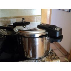 ULTMEX II PRESSURE COOKER