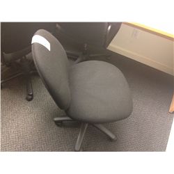 BLACK COMPUTER CHAIR