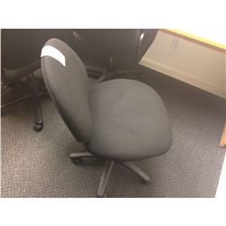 BLACK COMPUTER CHAIR