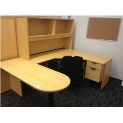 MAPLE U SHAPED MANAGER'S DESK WITH HUTCH