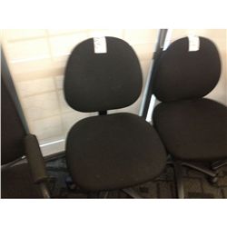 BLACK COMPUTER CHAIR