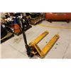 Image 1 : 5500 LB YELLOW PALLET JACK