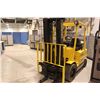 Image 2 : HYSTER 5000LB. 3 STAGE PROPANE FORKLIFT