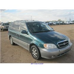 2004 - KIA SEDONA // SALVAGE TITLE