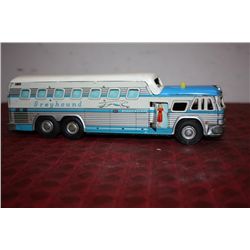 GREYHOUND BUS - 10  W/ MOVABLE PARTS - PRESSED TIN - JAPAN