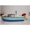 Image 2 : 2 BOAT MODELS - WOOD & PLASTIC - BOTH 11"