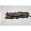 Image 3 : 2 CAST IRON TRAIN ENGINES - BLACK 6.5" - GREEN 5.5"