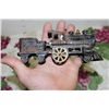 Image 3 : CAST IRON TRAIN - 7" LONG