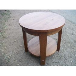 Round end table .