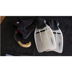 Set of flippers, snorkel and water boots .