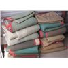 Image 1 : 15 Packing Blankets .