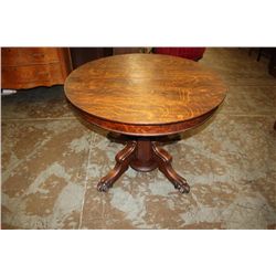EXCELLENT SOLID ROUND OAK TABLE W/ CLAW FEET & 5 LEAVES - ORIG. FINISH