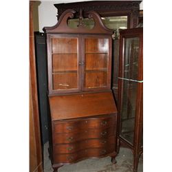 GOVERNOR WINTHROP DESK WITH SERPENTINE FRONT