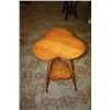 Image 2 : OAK CLOVER LEAF STAND