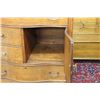 Image 2 : OAK GENTLEMENS CHEST