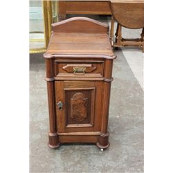 EXCELLENT WALNUT BEDSIDE COMMODE