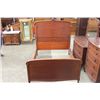 Image 2 : 3 PIECE MAHOGANY BEDROOM SET
