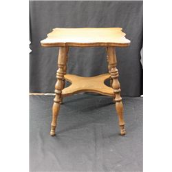 MINIATURE STAND IN OAK