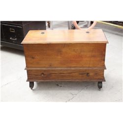 1 DRAWER BLANKET CHEST