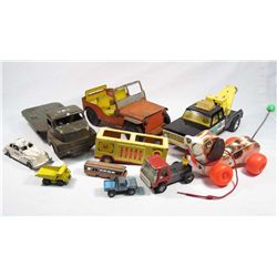 LOT OF VINTAGE TOYS