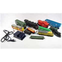 LOT OF VINTAGE TRAIN CARS