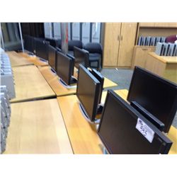 LOT OF FLAT PANEL MONITORS