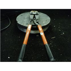 BOLT CUTTERS