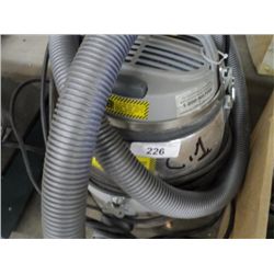 SMALL INDUSTRIAL VACUUM CLEANER