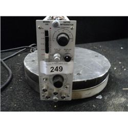 EG &G MODEL 165 GATED INTEGRATOR