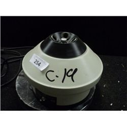 ADAMS PHYSICIANS COMPACT CENTRIFUGE