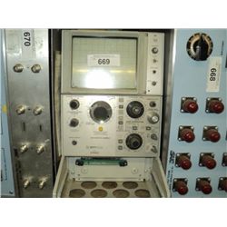 TEKTRONIX 577 CURVE TRACER