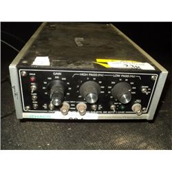 ITHACO 201 LOW NOISE PREAMPLIFIER