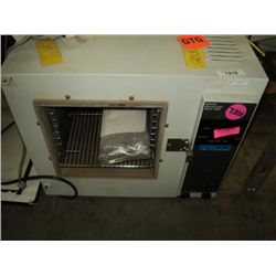 ISOTEMP 282A VACUUM OVEN