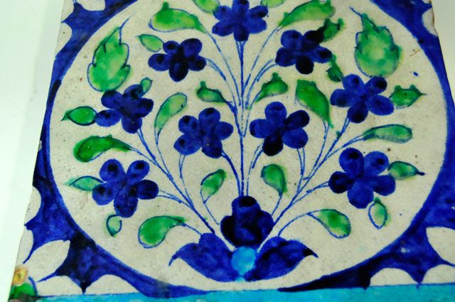 18th/19th c. Multan pottery tile