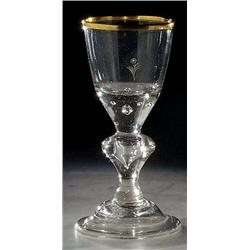 Kelchglas mit Goldrand