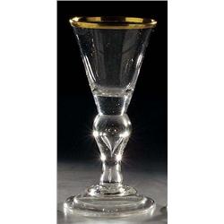 Seltener Pokal mit Goldrand