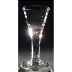 Spitkelch mit L”wenmarke