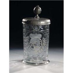 Wappenkrug mit Zinndeckel