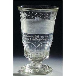 Fuábecher mit Friedhof