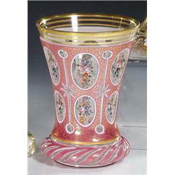 Becher mit Doppeloberfang