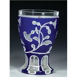 Becher mit Doppeloberfang