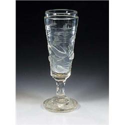 Seltener Pokal mit Hochschnitt