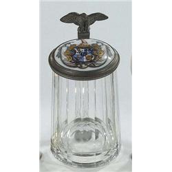 Bierkrug mit Porzellandeckel