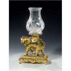 Vase auf Elefantensockel