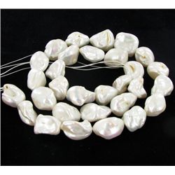 175ct White Freshwater Pebble Pearl Strand (GEM-46926)