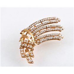 A Fine 22 Karat Gold and Pearl Wheat Spray Brooch