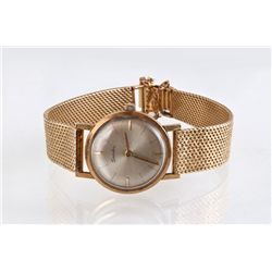 An 18 Karat Gold Lady's Wristwatch, Early 20th Century