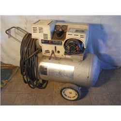 3HP AIR COMPRESSOR PAINT SPRAYER. 30 GAL TANK