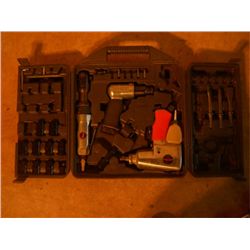 3 AIR TOOLS IN A CASE W/ 3 BITS, 10 IMPACT SOCKETS