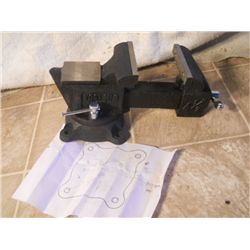 4 1/2" BENCH VICE